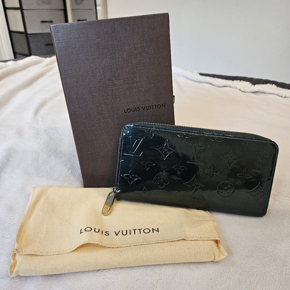 LOUIS VUITTON Vernis Zippy Long Wallet - Picture 2 of 15